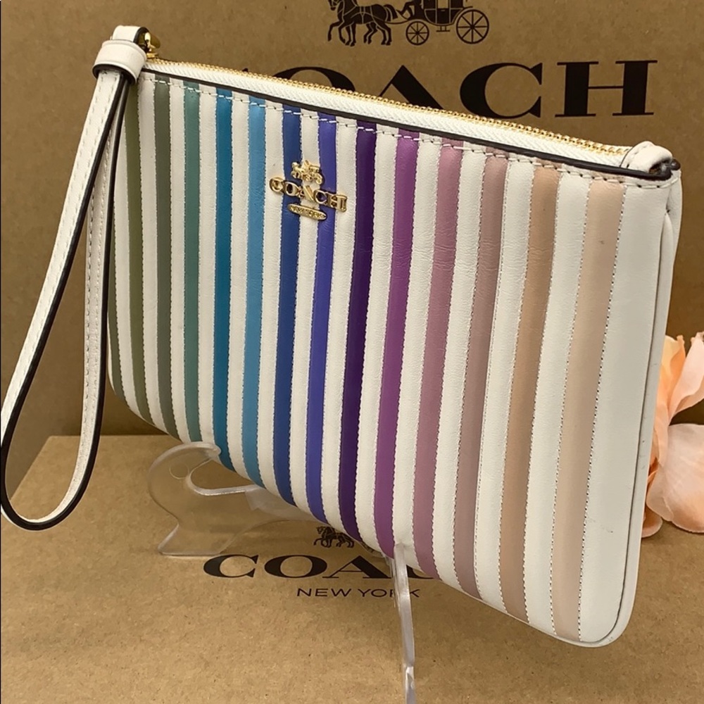 COACH LARGE WRISTLET WITH OMBRE QUILTING
IM/CHALK - Picture 5 of 16